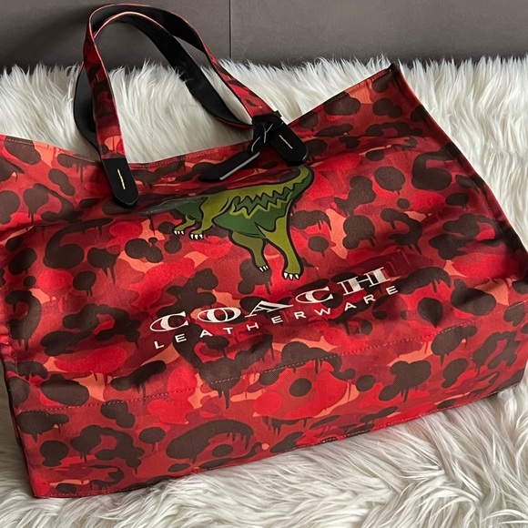 💰SOLD - CF079 - Coach Canvas Tote 42 with Camo Print and Rexy - Picture 7 of 12